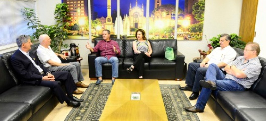 Dirigentes da CIC em encontro com o prefeito de Caxias do Sul, Alceu Barbosa Velho - Foto: Ícaro de Campos